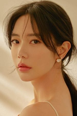 CLARA LEE